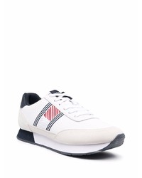 weiße und dunkelblaue Sportschuhe von Tommy Hilfiger