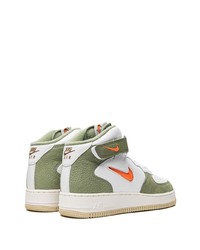 weiße und grüne hohe Sneakers aus Leder von Nike