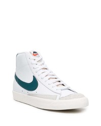 weiße und grüne hohe Sneakers aus Leder von Nike