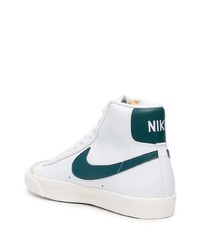 weiße und grüne hohe Sneakers aus Leder von Nike