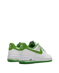 weiße und grüne Leder niedrige Sneakers von Nike