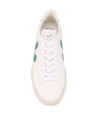 weiße und grüne Leder niedrige Sneakers von Veja