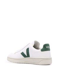 weiße und grüne Leder niedrige Sneakers von Veja