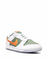 weiße und grüne Leder niedrige Sneakers von Nike