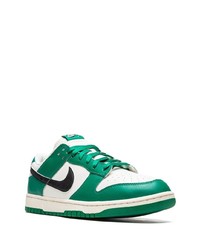 weiße und grüne Leder niedrige Sneakers von Nike