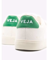 weiße und grüne Leder niedrige Sneakers von Veja