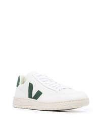 weiße und grüne Leder niedrige Sneakers von Veja