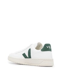 weiße und grüne Leder niedrige Sneakers von Veja