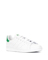 weiße und grüne Leder niedrige Sneakers von adidas