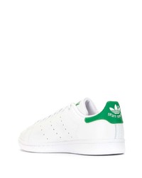 weiße und grüne Leder niedrige Sneakers von adidas