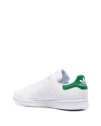 weiße und grüne Leder niedrige Sneakers von adidas