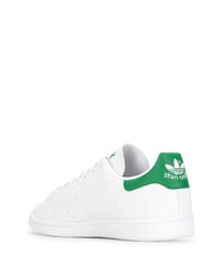 weiße und grüne Leder niedrige Sneakers von adidas