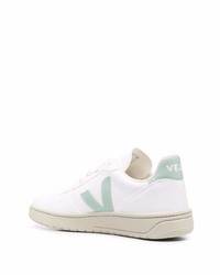 weiße und grüne Leder niedrige Sneakers von Veja