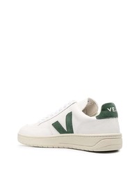 weiße und grüne Leder niedrige Sneakers von Veja