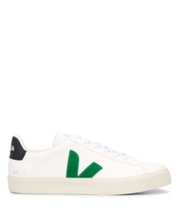 weiße und grüne Leder niedrige Sneakers von Veja