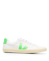 weiße und grüne Leder niedrige Sneakers von Veja