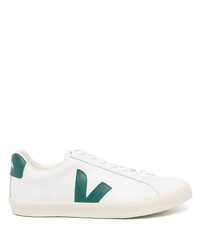 weiße und grüne Leder niedrige Sneakers von Veja