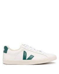 weiße und grüne Leder niedrige Sneakers von Veja