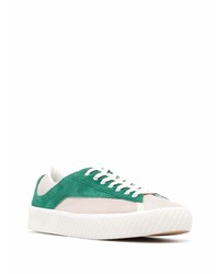 weiße und grüne Segeltuch niedrige Sneakers von BY FA