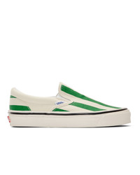 weiße und grüne Slip-On Sneakers aus Segeltuch