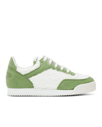 weiße und grüne Wildleder niedrige Sneakers