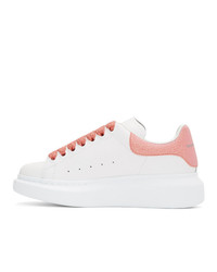 weiße und rosa Leder niedrige Sneakers von Alexander McQueen