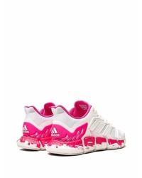 weiße und rosa Sportschuhe von adidas