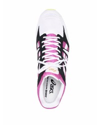 weiße und rosa Sportschuhe von Asics