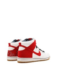 weiße und rote hohe Sneakers aus Segeltuch von Nike