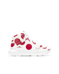 weiße und rote hohe Sneakers