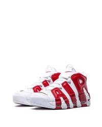 weiße und rote Leder Sportschuhe von Nike