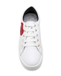 weiße und rote niedrige Sneakers von Love Moschino