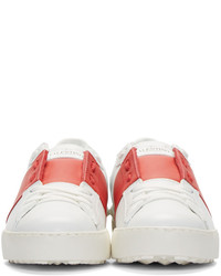 weiße und rote niedrige Sneakers von Valentino