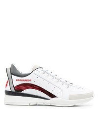 weiße und rote Sportschuhe von DSQUARED2