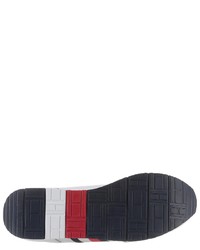 weiße und rote und dunkelblaue horizontal gestreifte niedrige Sneakers von Tommy Hilfiger