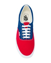 weiße und rote und dunkelblaue niedrige Sneakers von Vans