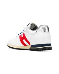 weiße und rote und dunkelblaue niedrige Sneakers von Hogan