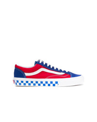 weiße und rote und dunkelblaue niedrige Sneakers von Vans