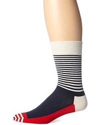 weiße und rote und dunkelblaue Socken