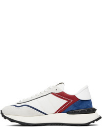 weiße und rote und dunkelblaue Sportschuhe von Valentino Garavani