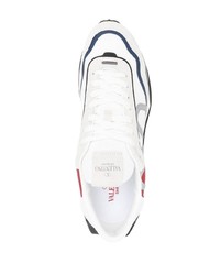 weiße und rote und dunkelblaue Sportschuhe von Valentino Garavani