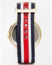 weiße und rote und dunkelblaue vertikal gestreifte Segeltuch Uhr von Moschino