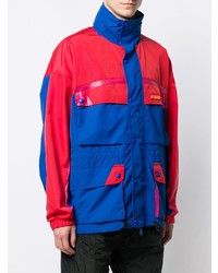 weiße und rote und dunkelblaue Windjacke von Heron Preston