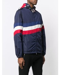 weiße und rote und dunkelblaue Windjacke von Moncler