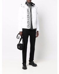 weiße und schwarze bedruckte Daunenjacke von Calvin Klein Jeans