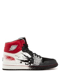 weiße und schwarze bedruckte hohe Sneakers aus Leder von Jordan