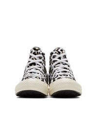 weiße und schwarze bedruckte hohe Sneakers aus Segeltuch von Converse