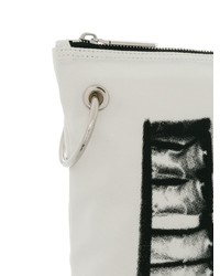 weiße und schwarze bedruckte Leder Clutch von Calvin Klein 205W39nyc