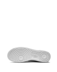 weiße und schwarze bedruckte Leder niedrige Sneakers von Nike