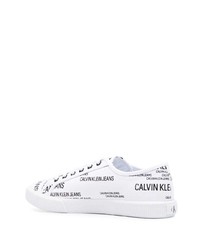 weiße und schwarze bedruckte Leder niedrige Sneakers von Calvin Klein